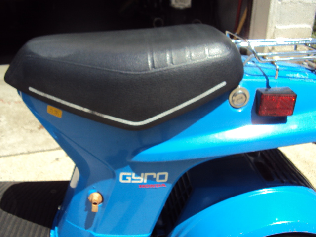 Blue Gyro 004.JPG