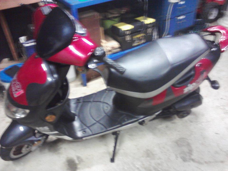 moped1.jpg
